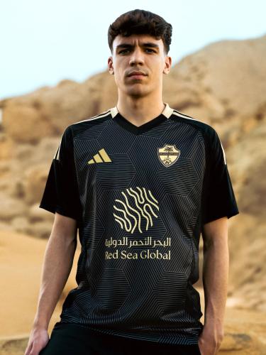 تيشيرت الأهلي التراثي 2025