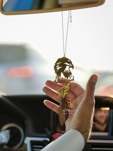 تعليقة الصقر و كسرة العود على طلبك