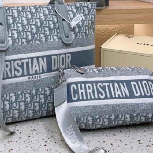 حقيبه ديور DIOR فاخره لون رصاصي فاتح