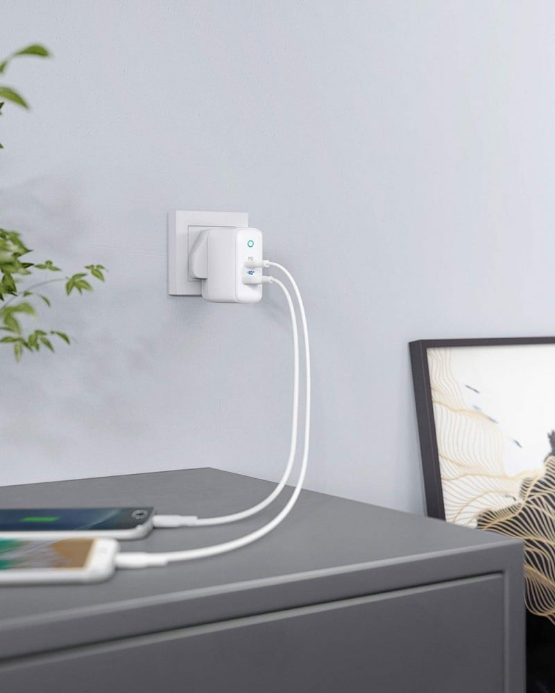 Anker PowerPort 35W wall charger with two USB-C and USB-A ports - White -  متجر مثلث للاتصالات والالكترونيات