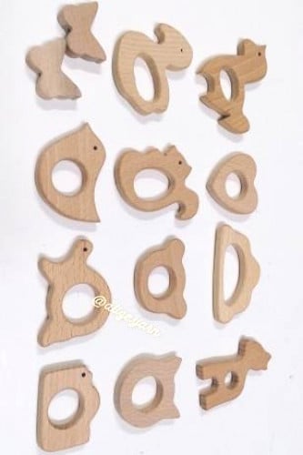 قطع خشبية بأشكال متعددة