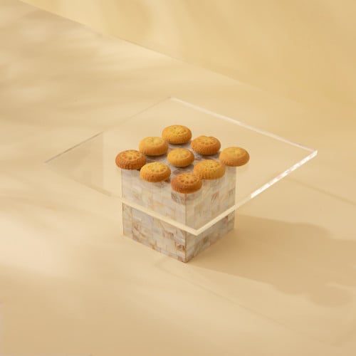 ستاند صدف مع اكليرك الحجم30*30 cm