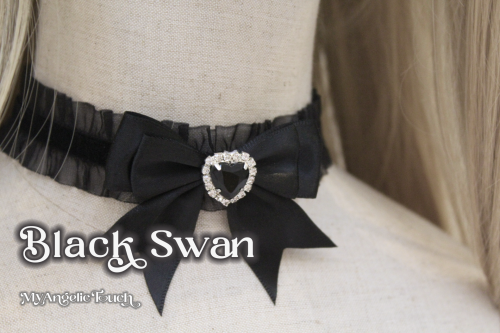 Black swan choker