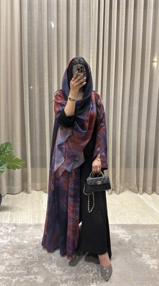 Summer silk abaya with lining, half-cloche model, wavy color