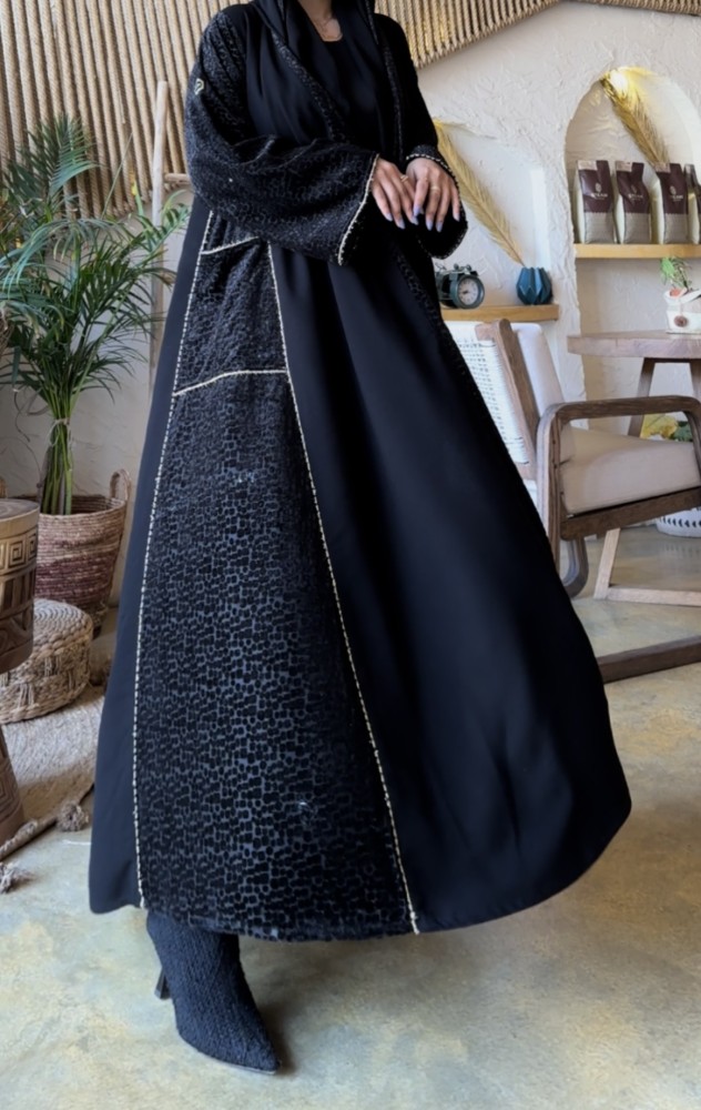 Black crepe and velvet Korean winter abaya