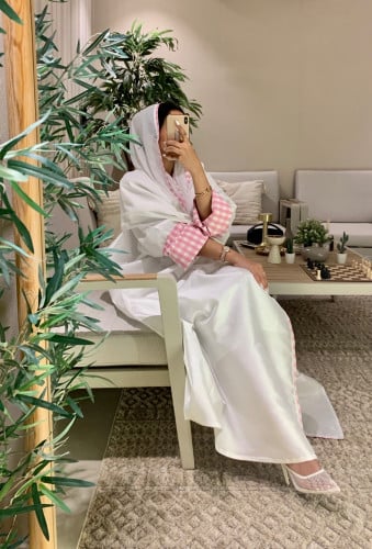 عباية موديل فراشة خام جاكار كوري ابيض لمعه بأكمام...