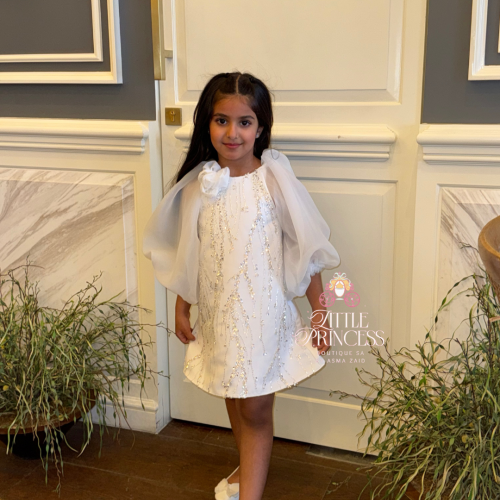 White princess dress With puffy sleeves فستان الأم...