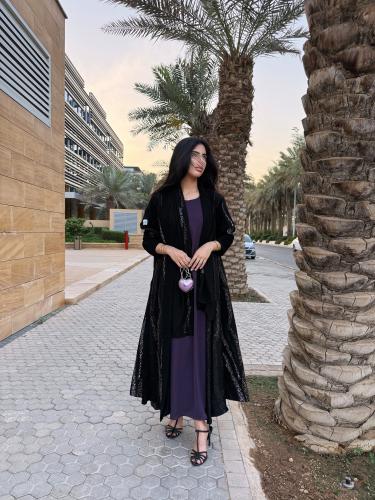 عباية هند تطريز ملون