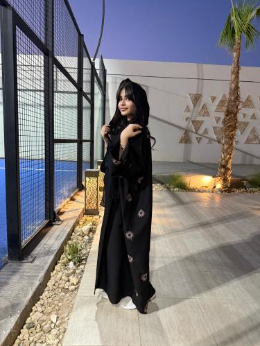 عباية لميس اسود