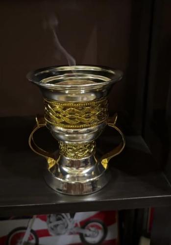 مبخره ذهبي صغير