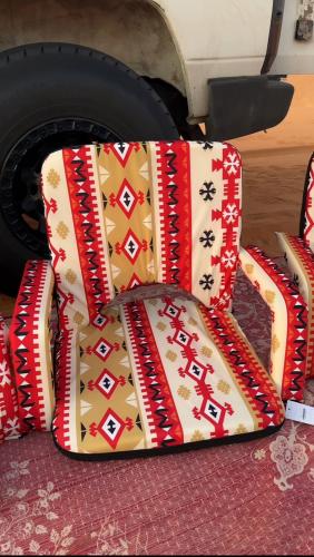 كرسي ارضي للجلسات