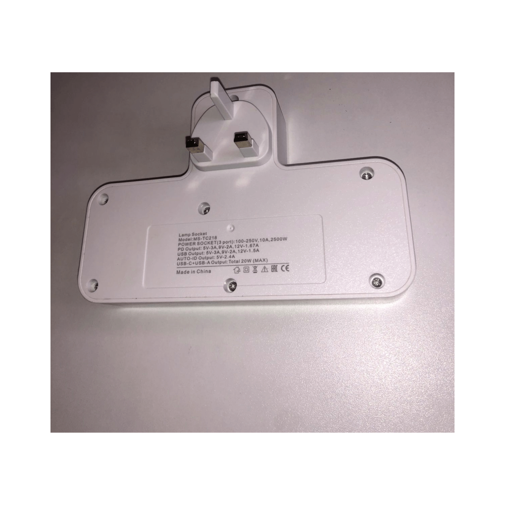 شاحن مزود بمنفذي USB وPD بقوة 20 واط لشحن سريع
