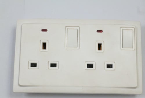 فيش مجوز  - مفتاح بلمبة  13 امبير