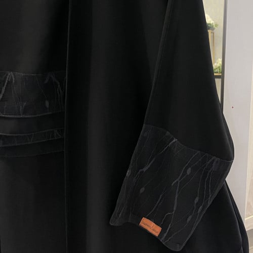 عبايه سوداء