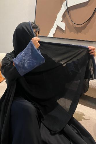 عبايه مخمل