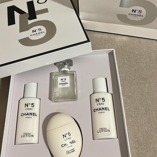 طقم شانيل N5 مع الملحقات