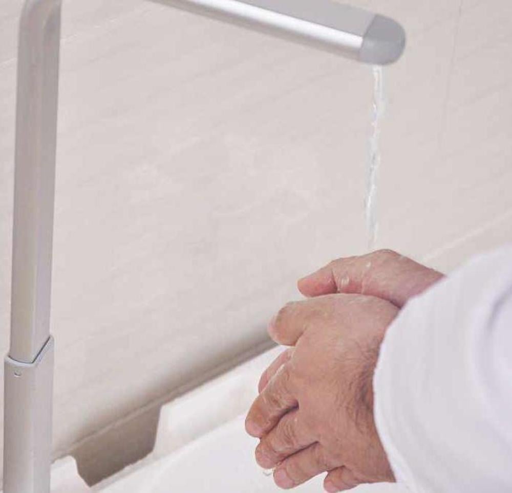 جهاز الوضوء المتنقل مع ٤ هدايا مجانية قيمة من بي كير