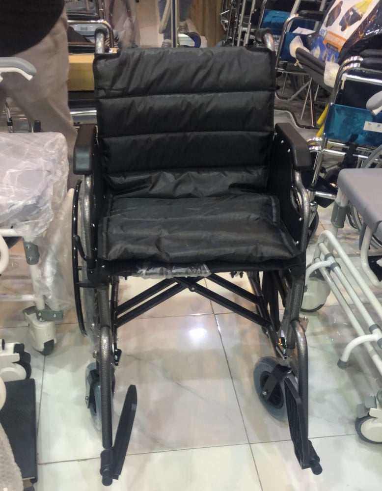 كرسي طبي متحرك يدوي كاياردا قابل للطي مقاس 56 سم ky951B-56