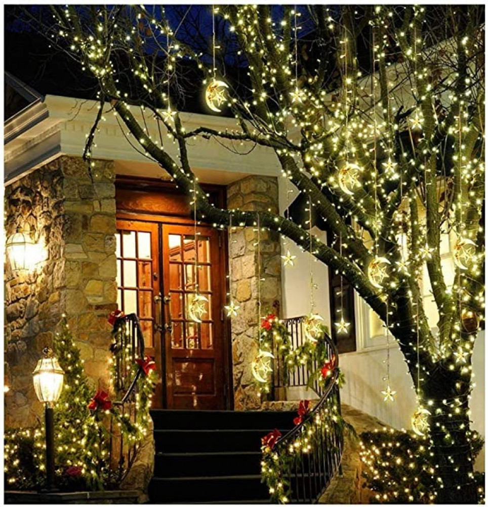 شريط اضاءة مكون من 138 مصباح LED للتعليق بديكورات مزخرفة على شكل القمر والنجوم (لون ابيض دافئ، 138.5 متر)