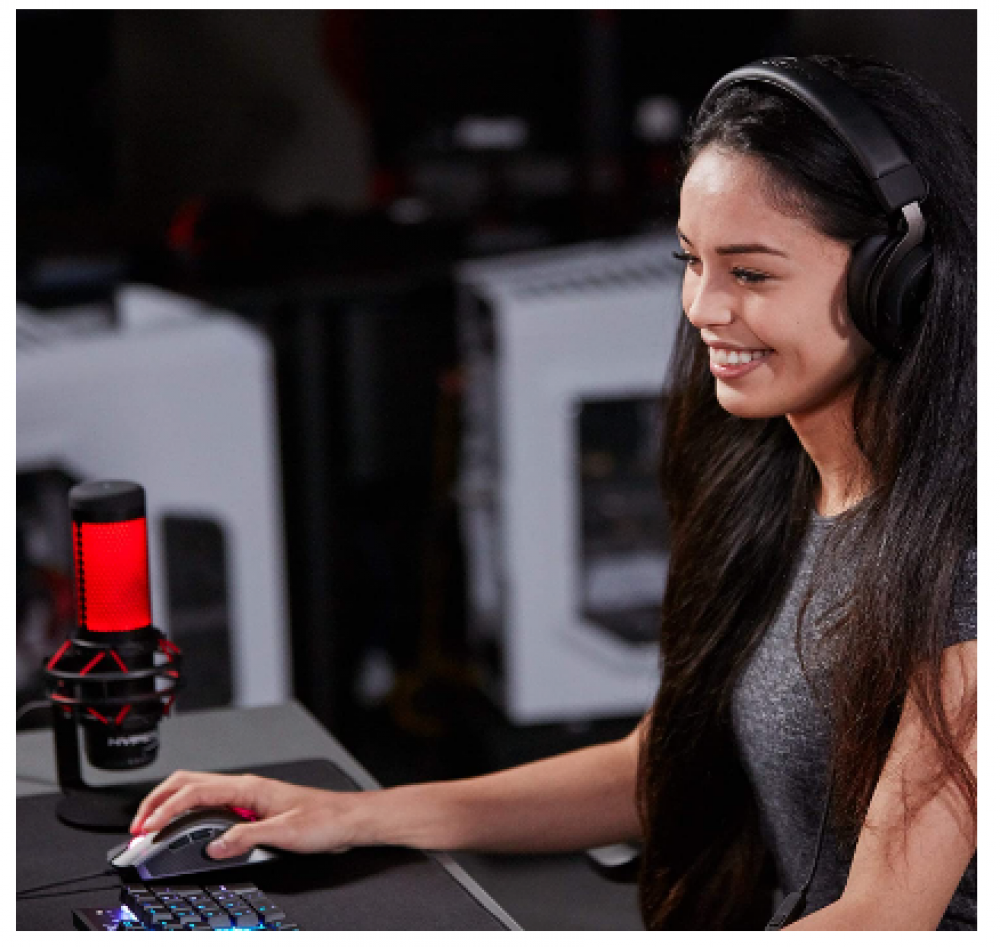 ميكروفون مكثف للقيمنق هايبر اكس كواد كاست للكمبيوتر وجهاز PlayStation 4 وماك ومقاوم للاهتزاز ومضاد للصدمات، اربع انماط ومزود بفلتر منبث، مثالي للبث ولتطبيق...