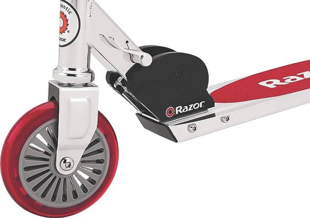 سكوتر ركل مطلي باوكسيد الالومنيوم من رازور A125 GS - لون احمر