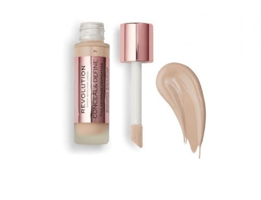 كريم أساس من Revolution ريفلوشن بتغطية طبيعية 30 مل
