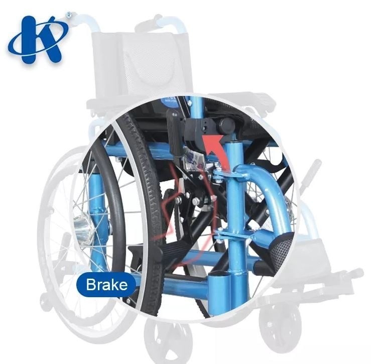 كرسي طبي متحرك بي كير KY980LQ مقاس 35سم خفيف قابل للطي