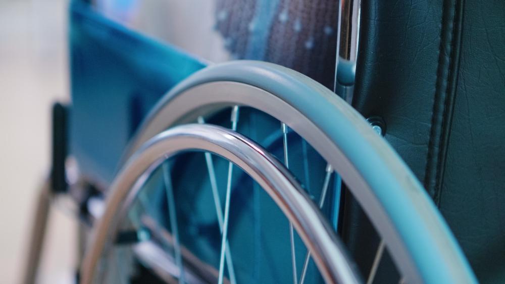الكراسي الطبية: أنواعها، استخداماتها، وكيفية اختيار الأنسب لك