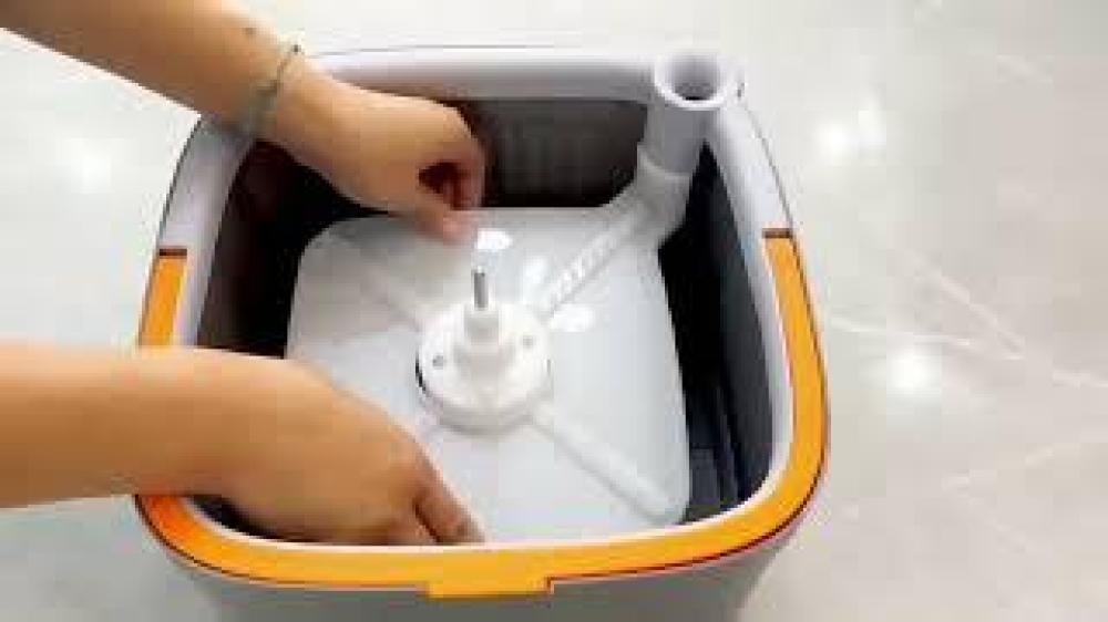 مجموعة ممسحة دوارة ودلو مع نظام فصل ذاتي للمياه المتسخة والنظيفة راس