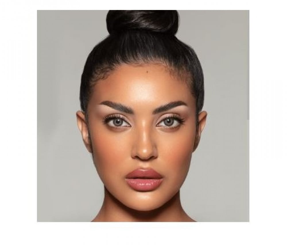 عدسات ملونة طبية من بيوتيس - لونا- يمكنك اختيار عدسه او اثنين وايضا قوة النظر -0.50