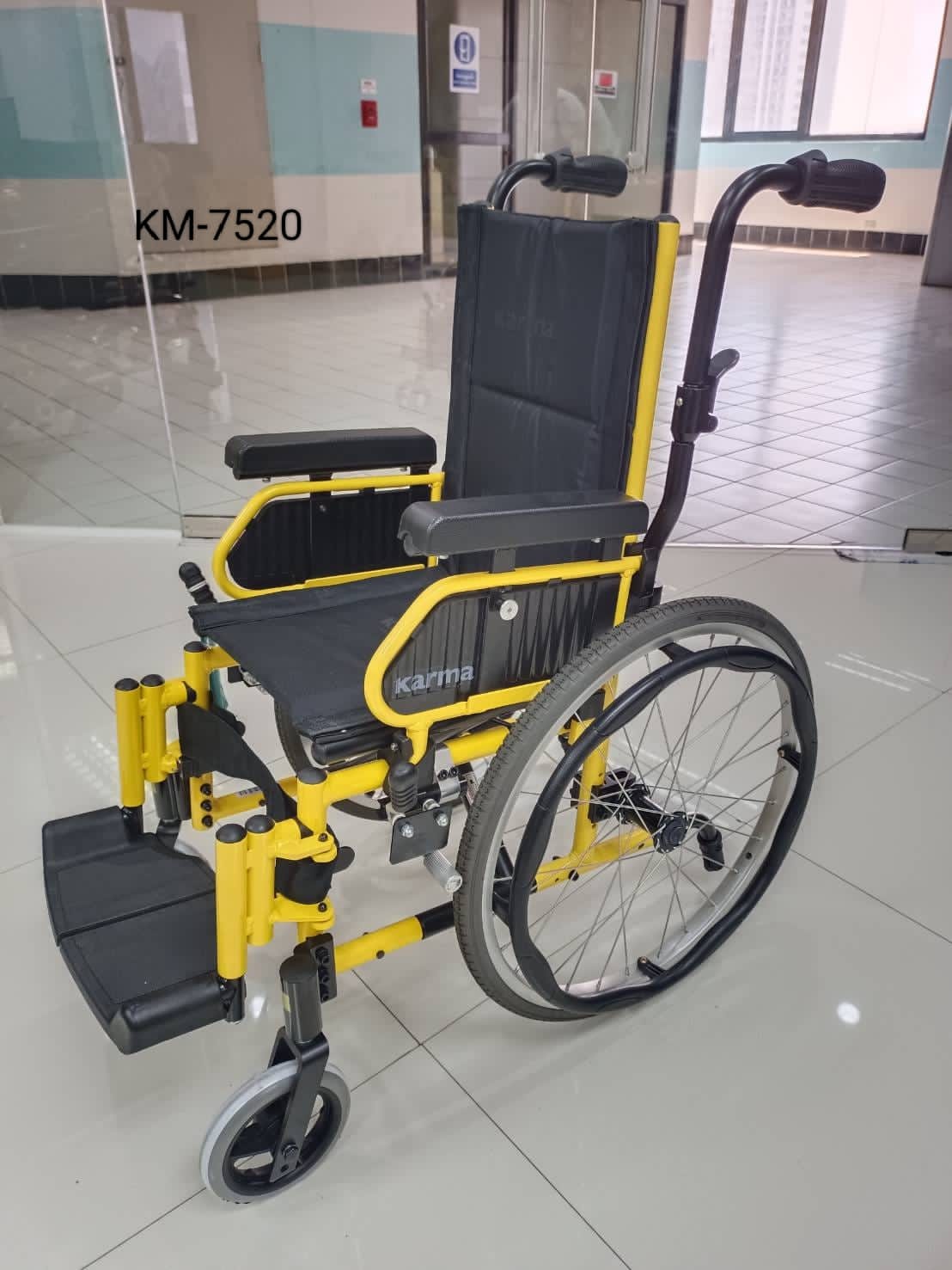 كرسي متحرك للأطفال كارما KM-7520 | قابل للطي إطار ألمنيوم خفيف