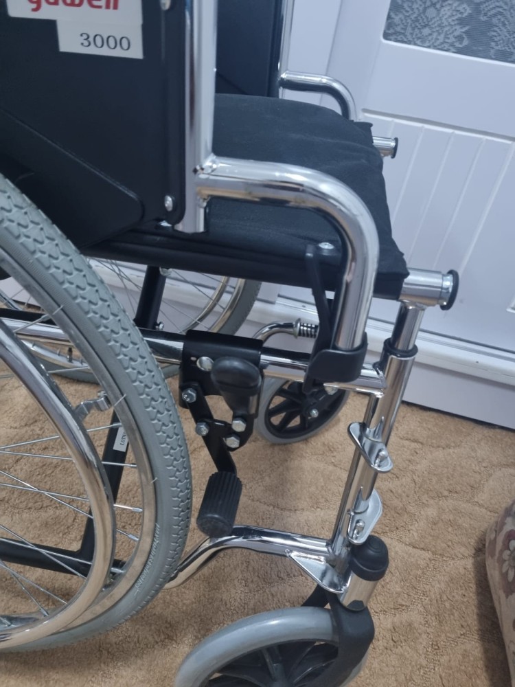 كرسي متحرك يويــل EH035 مقاسات مختلفة، إطار فولاذي وإطارات 24 بوصة