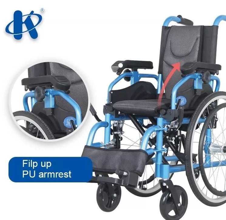 كرسي طبي متحرك بي كير KY980LQ مقاس 35سم خفيف قابل للطي