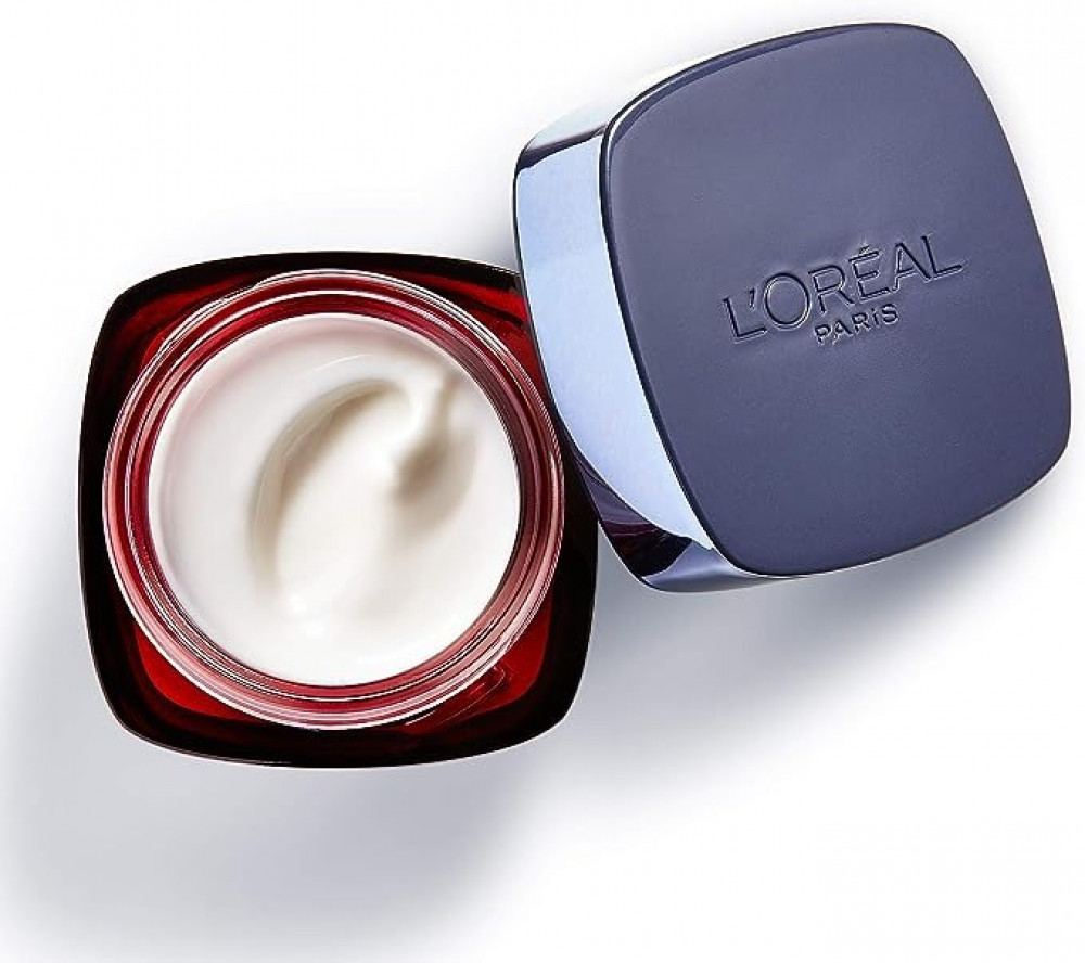 كريم ليلي من لوريال باريس ريفايتاليفت ليزر X3 مضاد للشيخوخة 50 مل