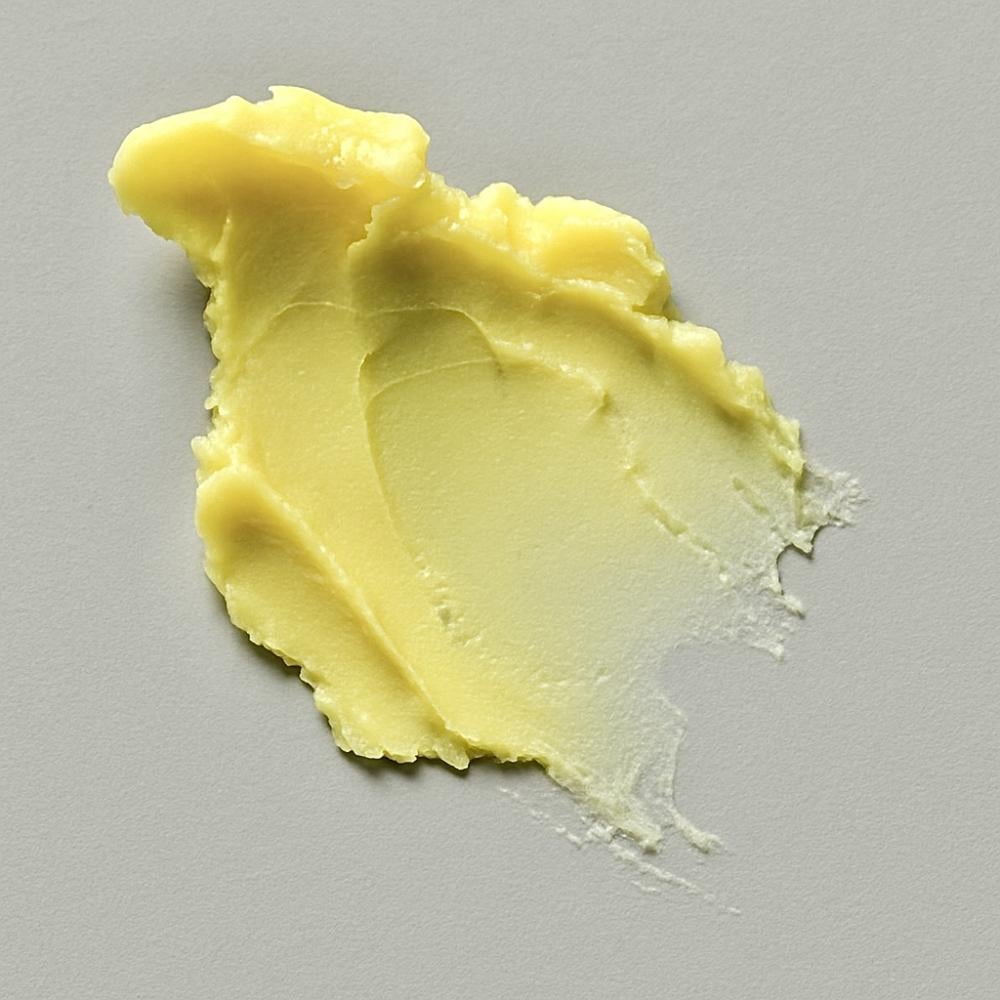 زبده الشيا  صفراء