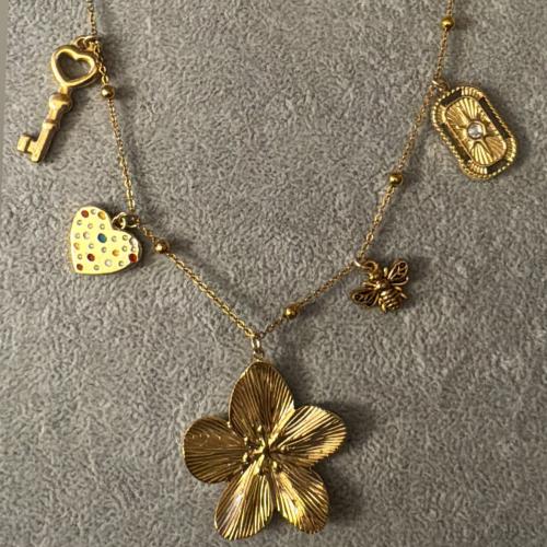 FLWR Necklace