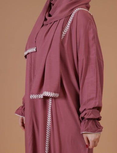 ثوب صلاة مطرز