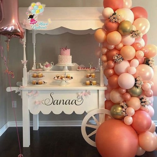 عربة الحلويات