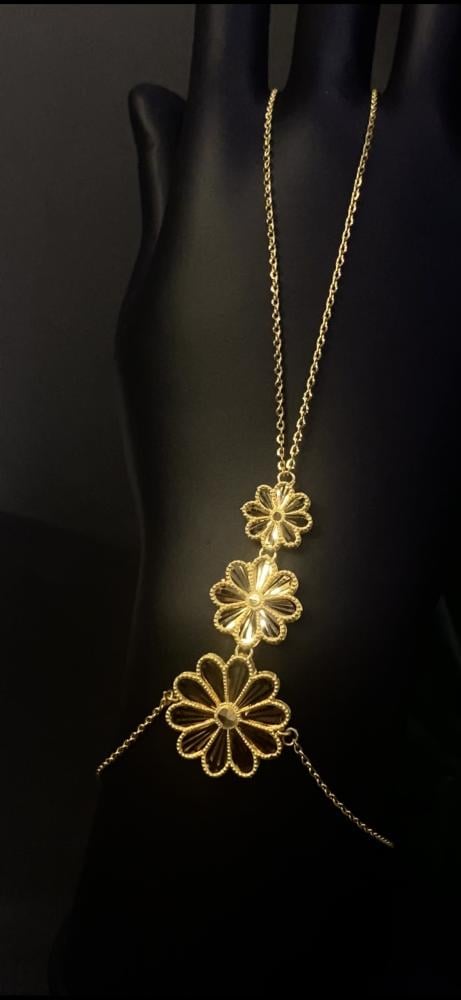 كف الوردات عيار 21 وزن 5.2 جرام