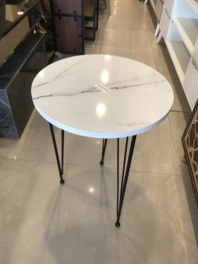 طاولة مدور رجل حديد