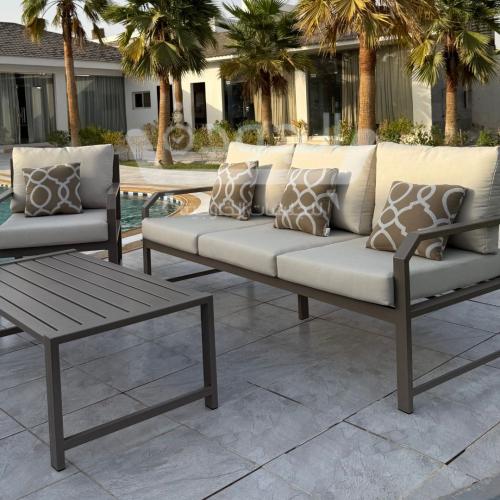 جلسة معدنية فاخرة