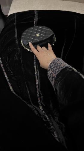 عبايه كشميري مخمل كامل +طرحه