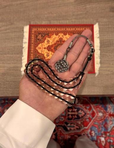 سبحة بكلايت شفاف خيط اسود طربزونة فضة