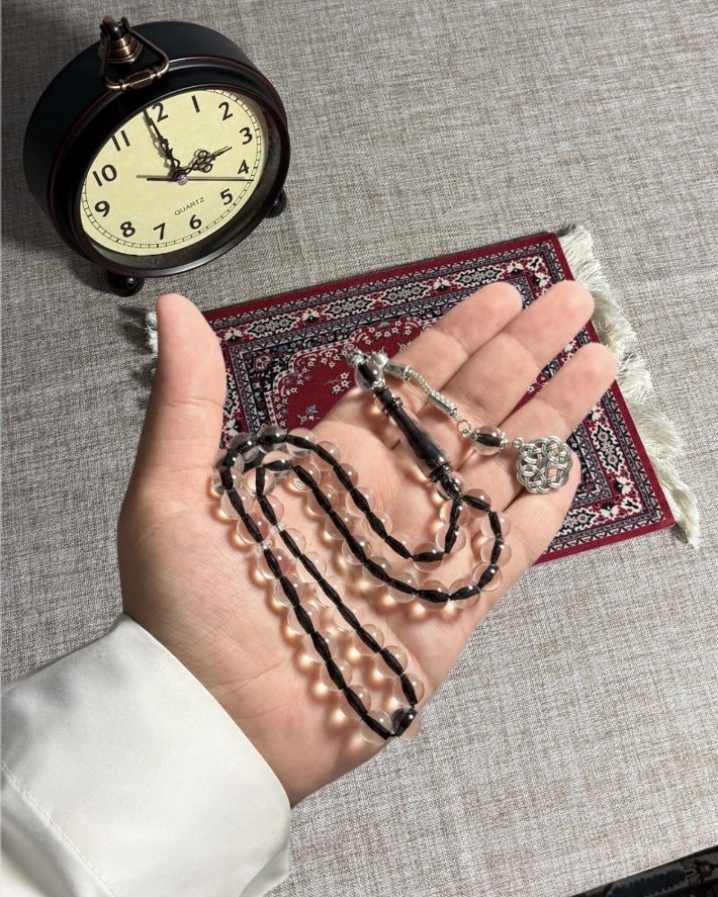 سبحة بكلايت شفاف خيط اسود