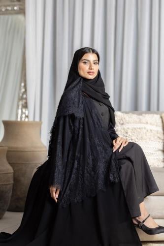 عباية نصف كلوش ملكي بدانتيل فرنسي