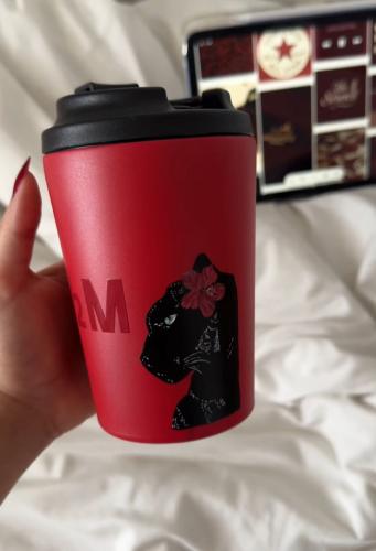 كوب البانثر الأنيق طباعه استيكر