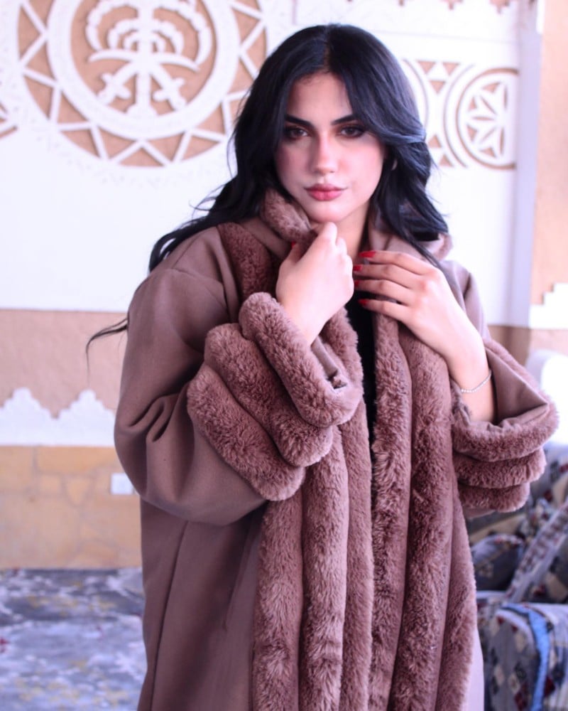 فروه نسائي بفرو أنيق