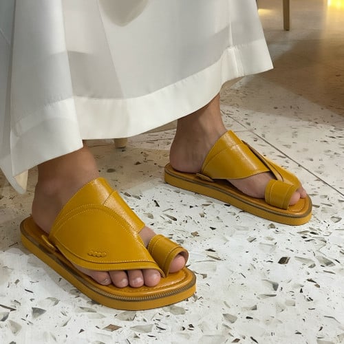 حذاء شرقي كلاسيكي (T14)