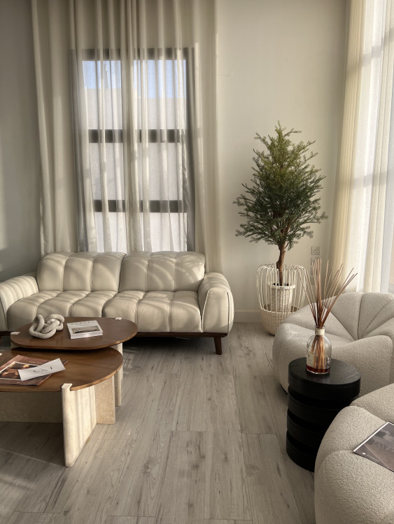 طاوله  رخام وخشب طبيعي قطعتين