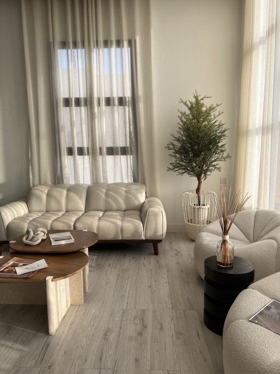 طاوله  رخام وخشب طبيعي قطعتين